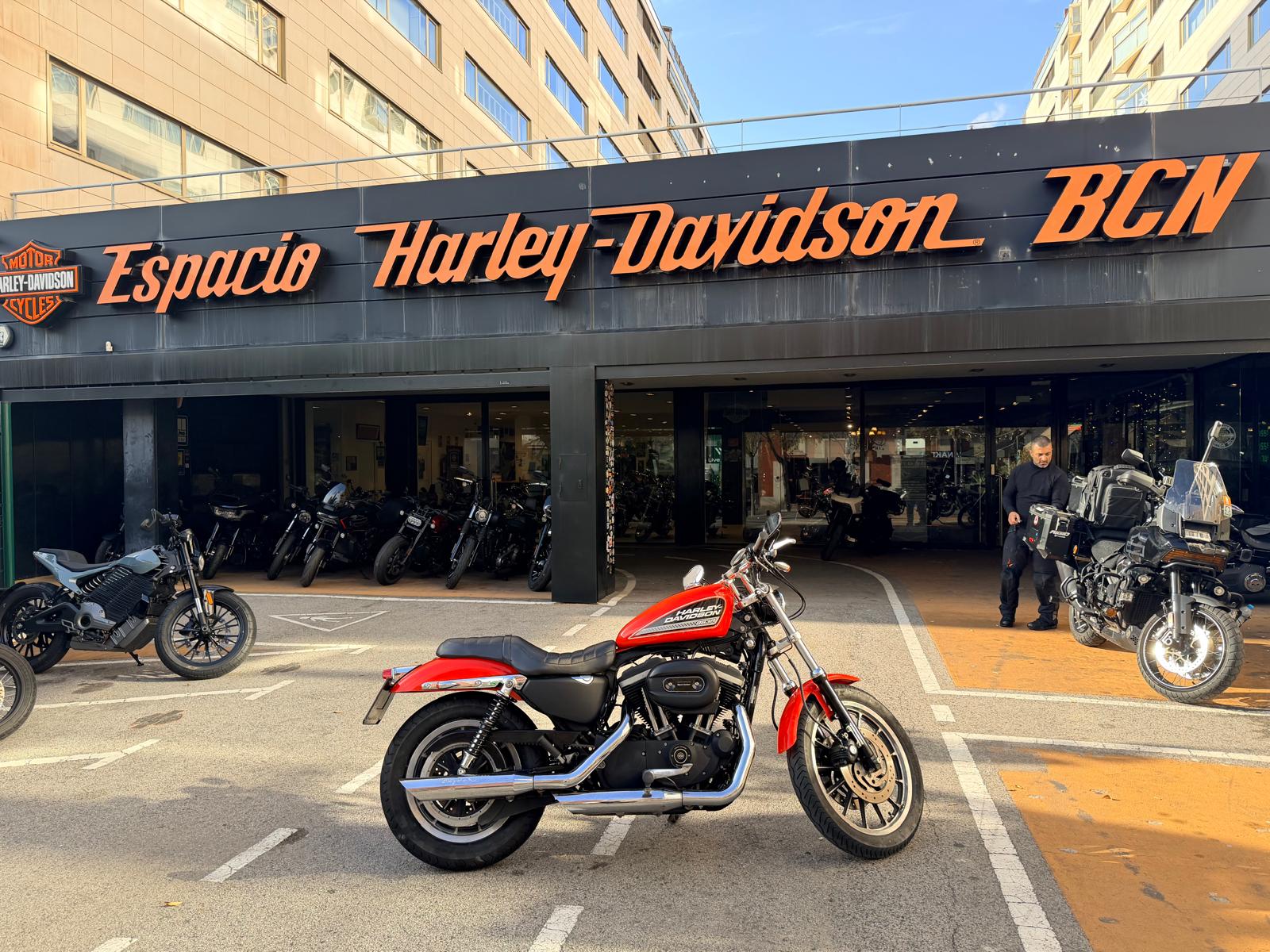 Harley-Davidson de ocasión frente a Espacio Harley-Davidson Barcelona
