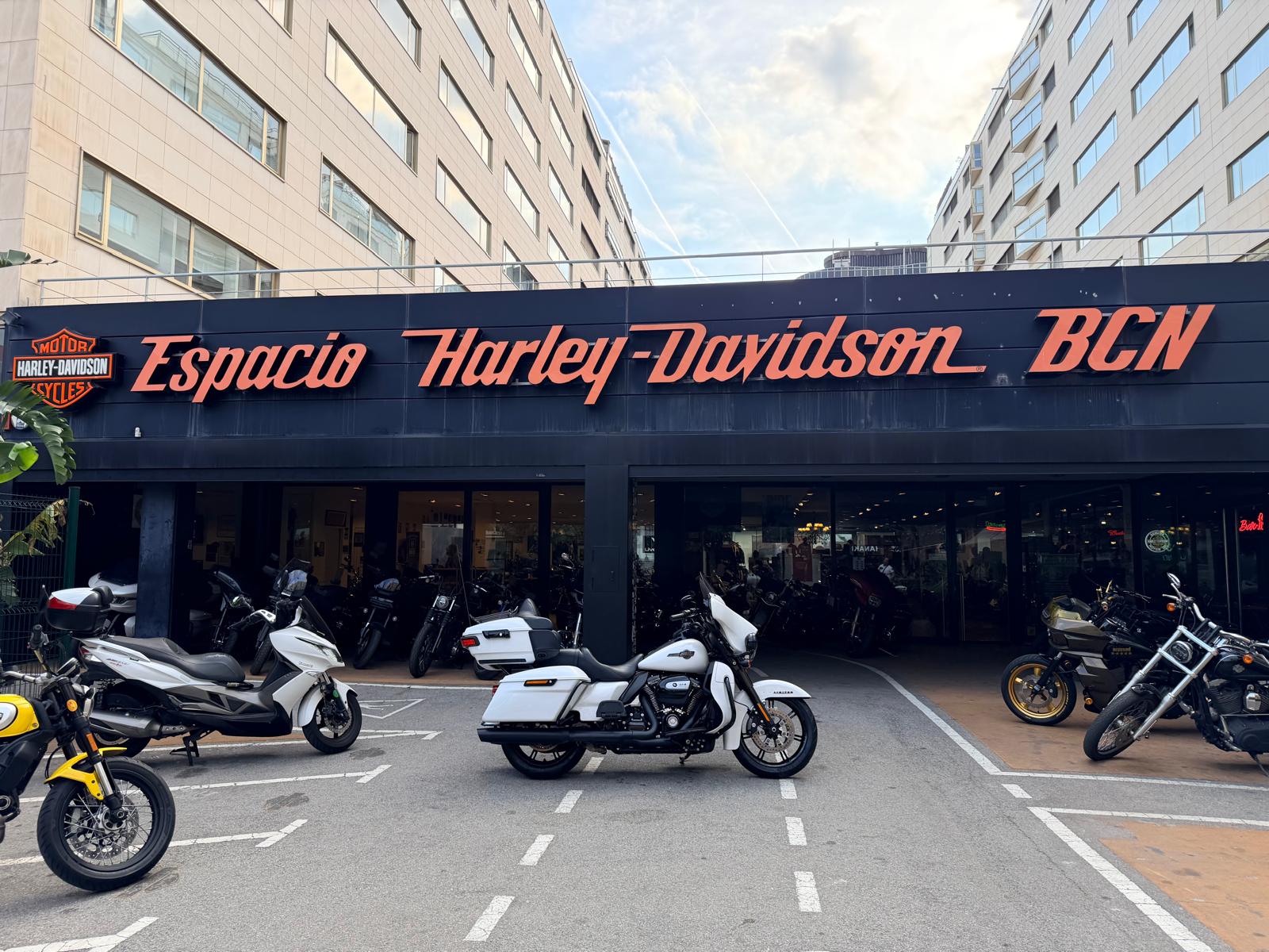 ULTRA LIMITED 2024 d'occasion à Barcelone