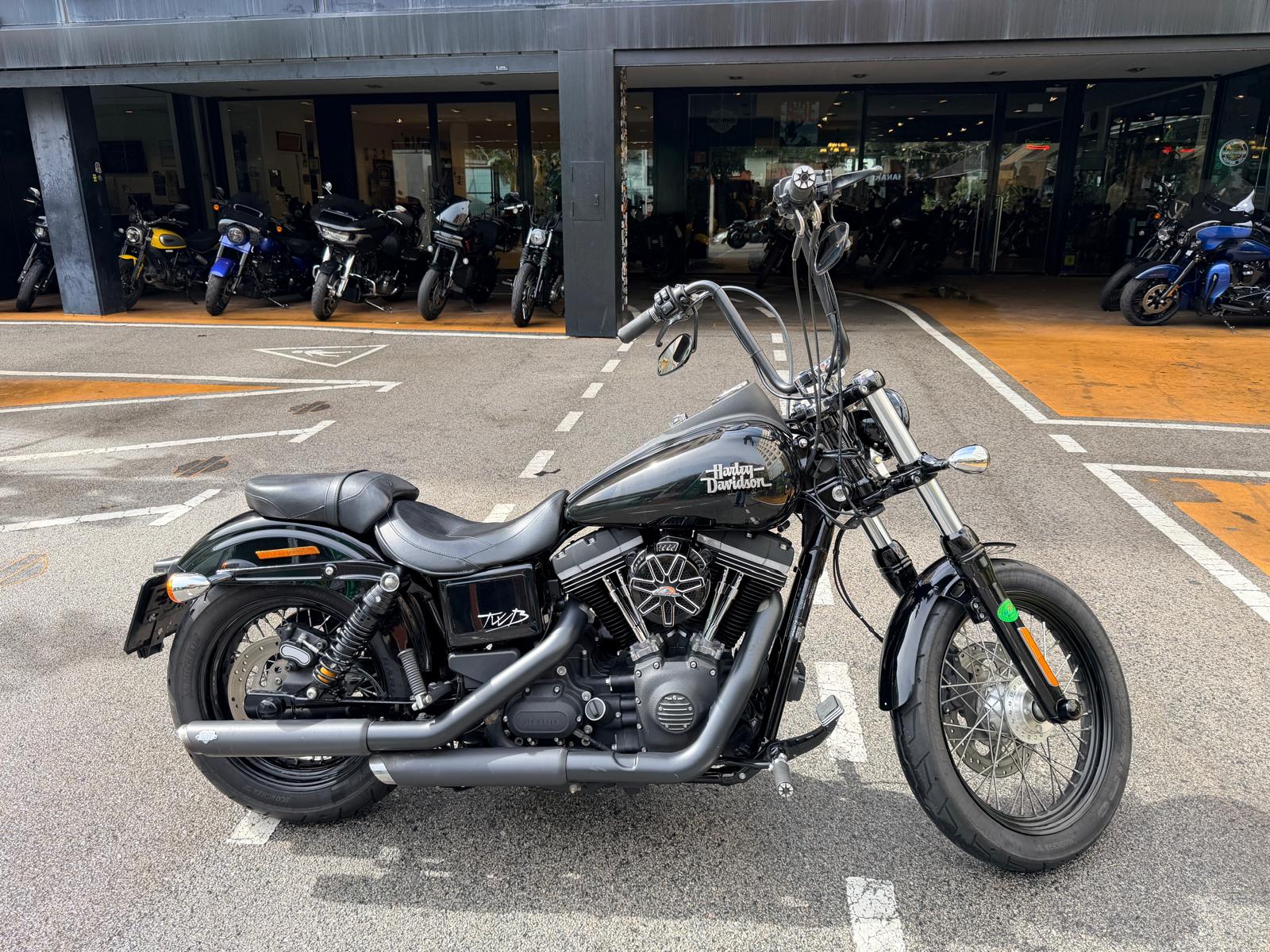 STREET BOB foto 2