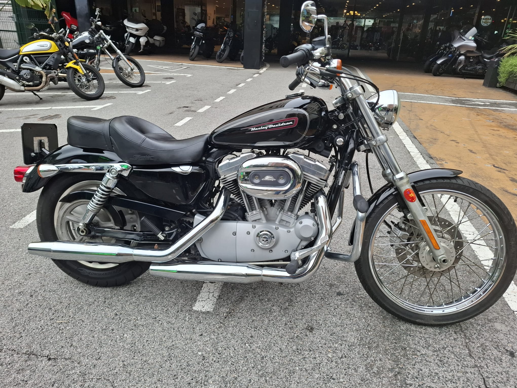 XL 883 CUSTOM foto 2