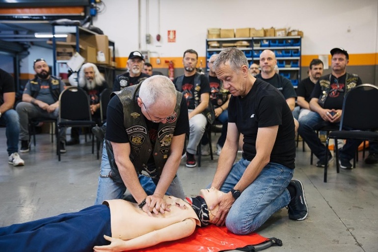 Basic Life Support and CPR training for motorcyclists at Espacio Harley-Davidson Barcelona